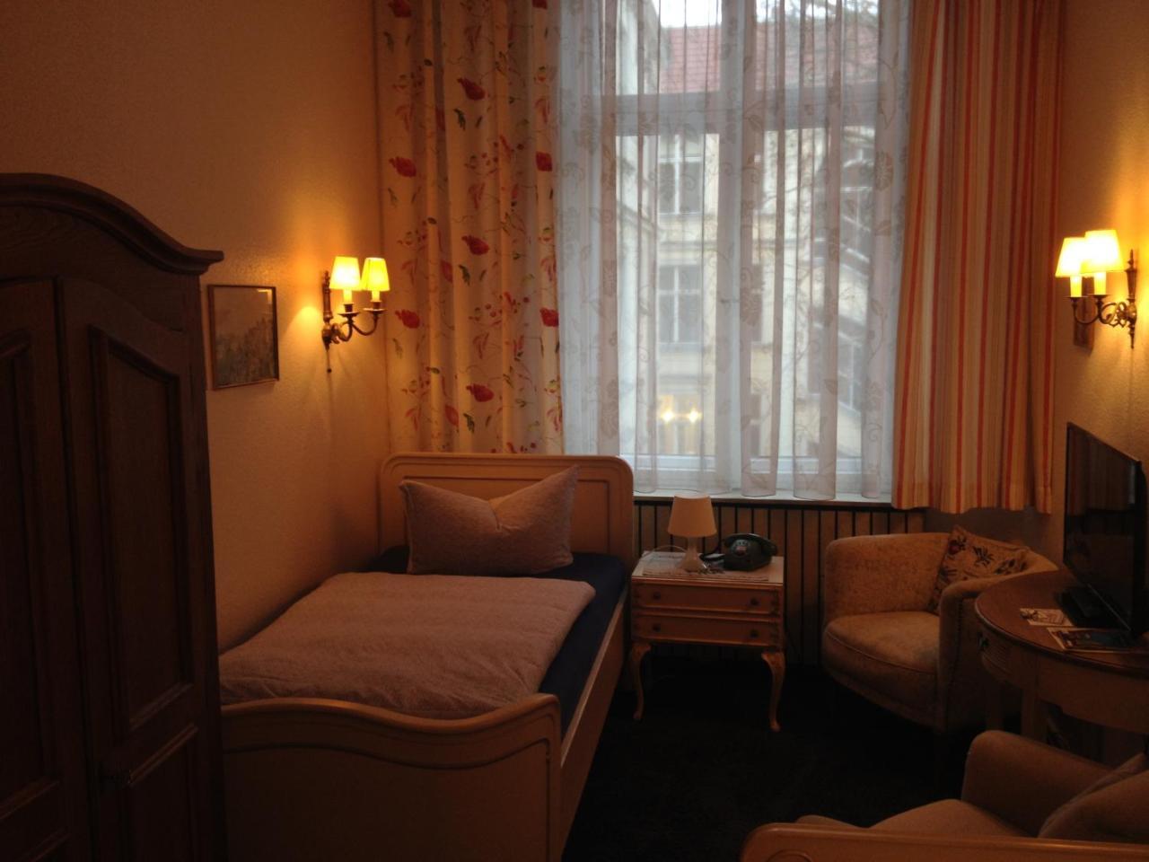 Hotel Pension Columbus Am Kurfurstendamm - Berlin — Photos 2